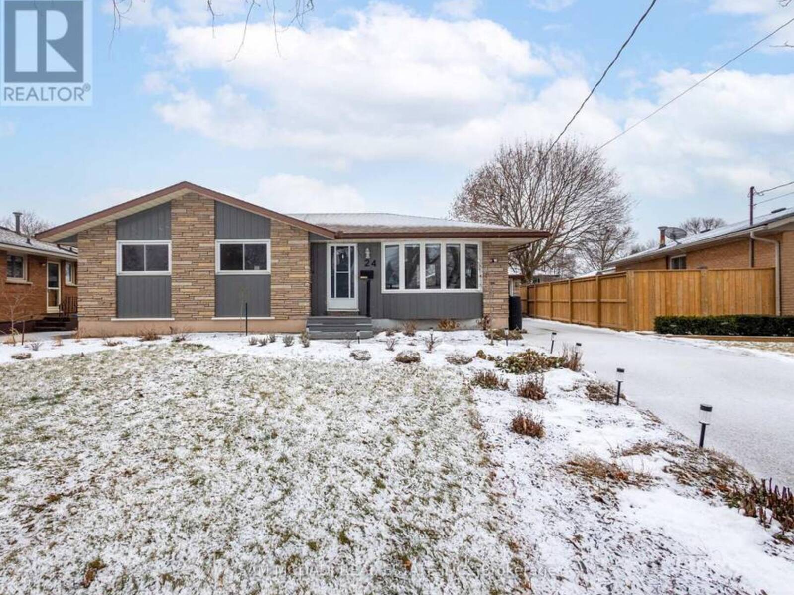 24 REGENT DRIVE, St. Catharines, Ontario L2M 3L5