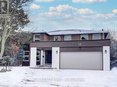 19 MOSSGROVE TRAIL Toronto Ontario, M2L 2W2