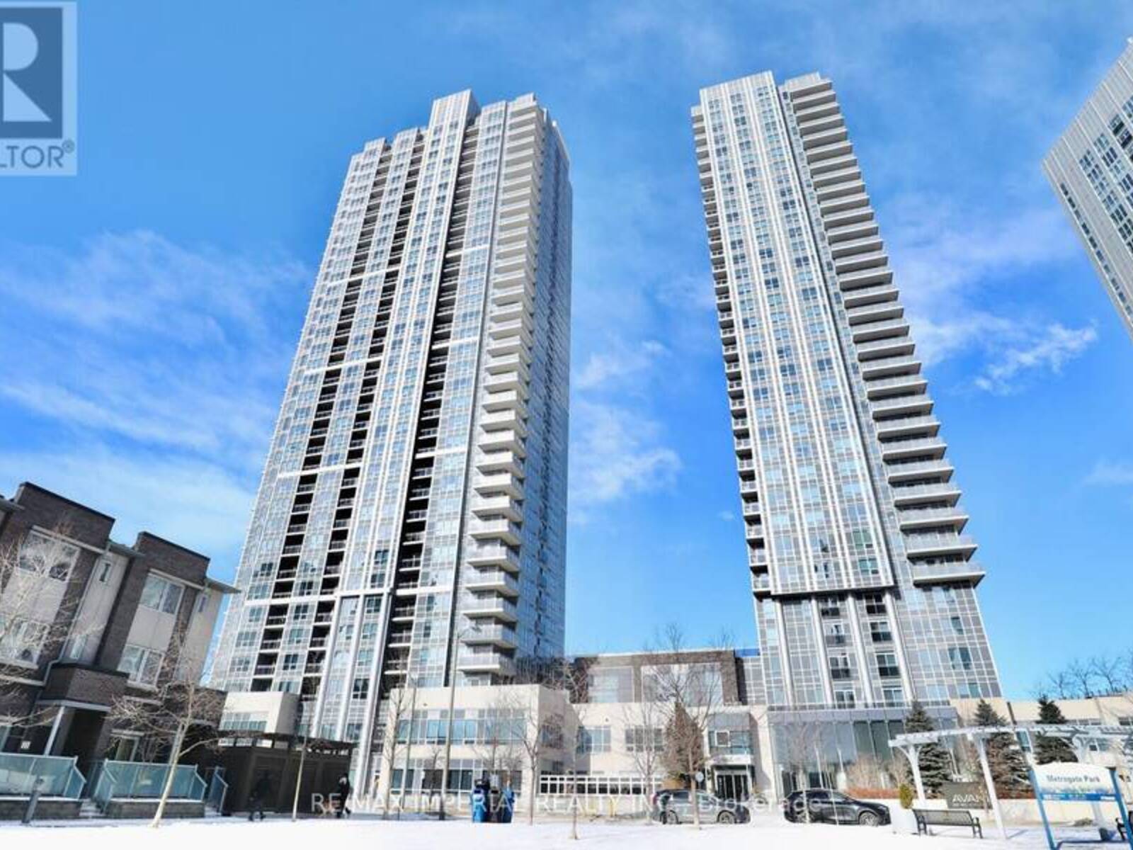 703 - 255 VILLAGE GREEN SQUARE, Toronto, Ontario M1S 0L7