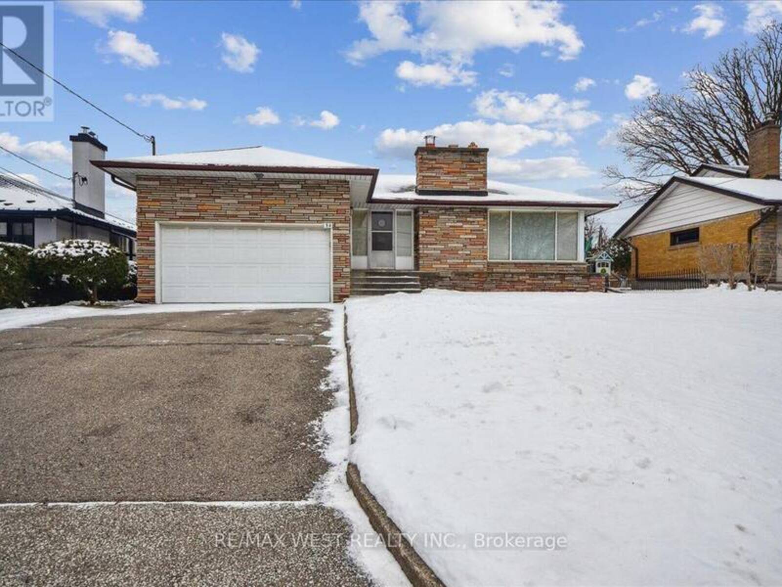 34 ACADEMY ROAD, Toronto, Ontario M9N 3K2