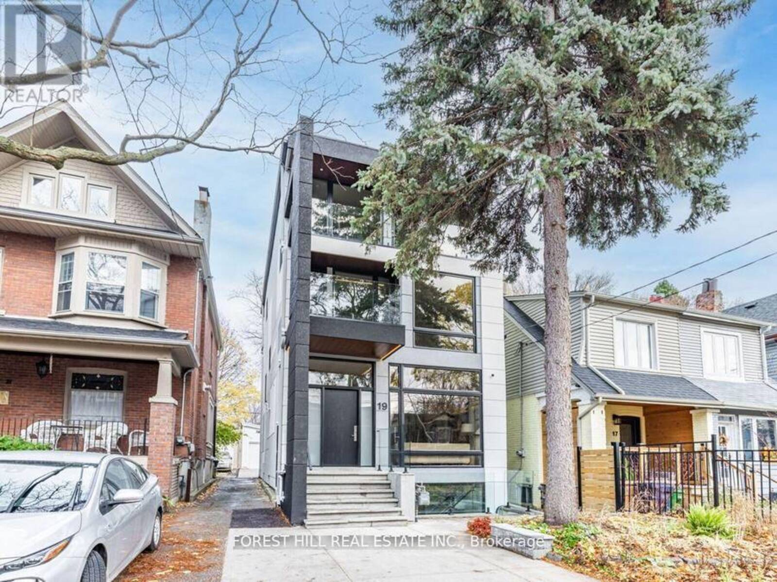 19 DEVON ROAD, Toronto, Ontario M4E 2J7