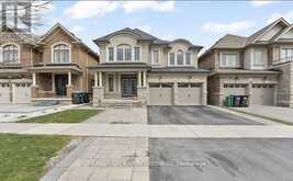 25 HAMMERHEAD ROAD | Brampton Ontario | Slide Image One