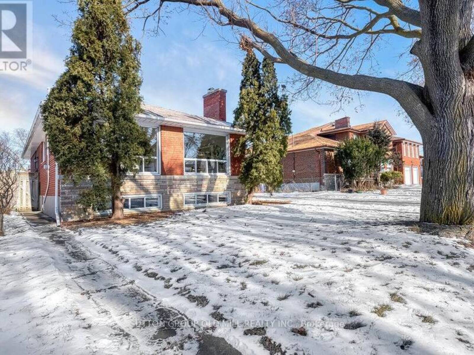 164 CHAPMAN ROAD, Toronto, Ontario M9P 1G4