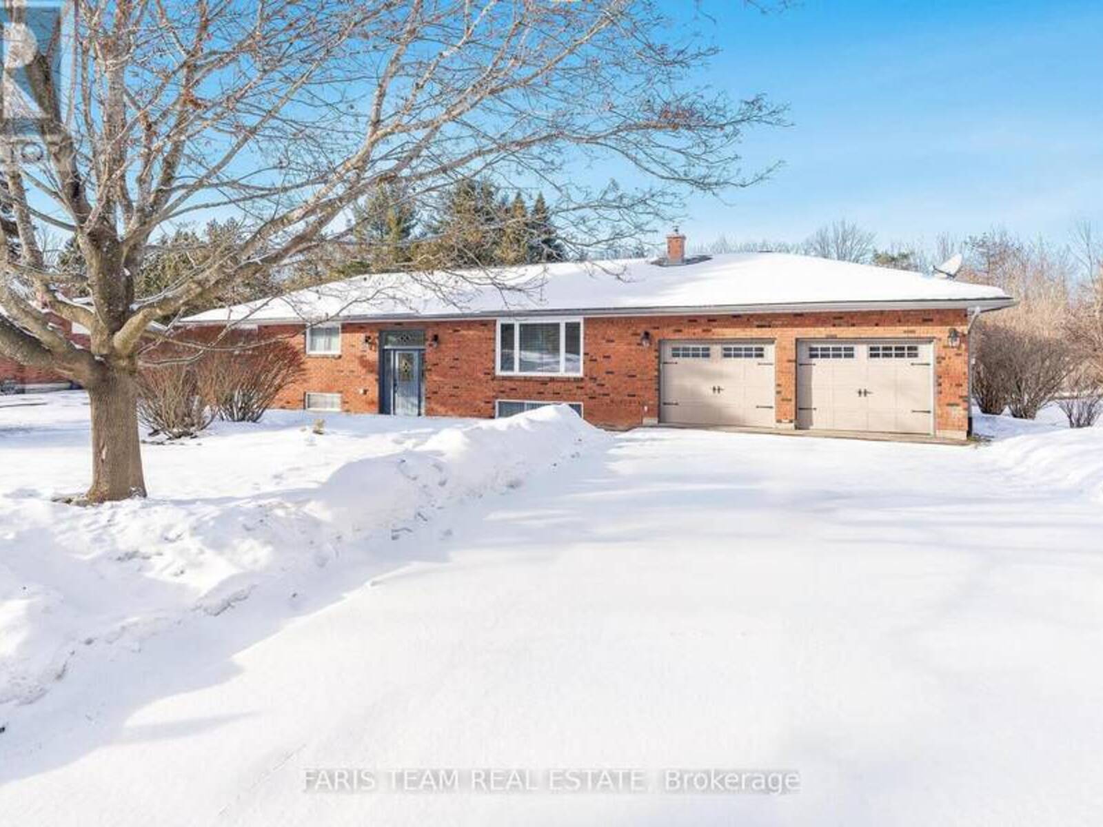 220 MOONSTONE ROAD E, Oro-Medonte, Ontario L0K 1N0