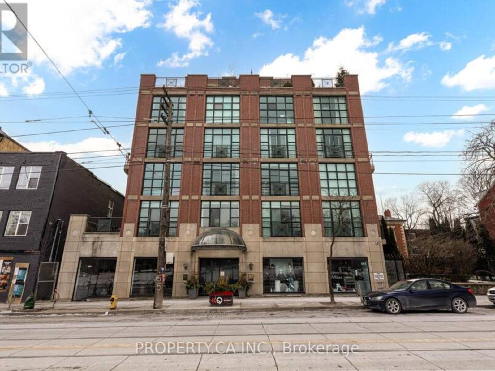 213 - 901 QUEEN STREET W, Toronto, Ontario M6J 1G5