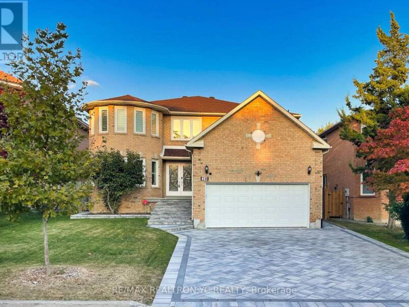 28 LASER COURT, Richmond Hill, Ontario L4B 1R9