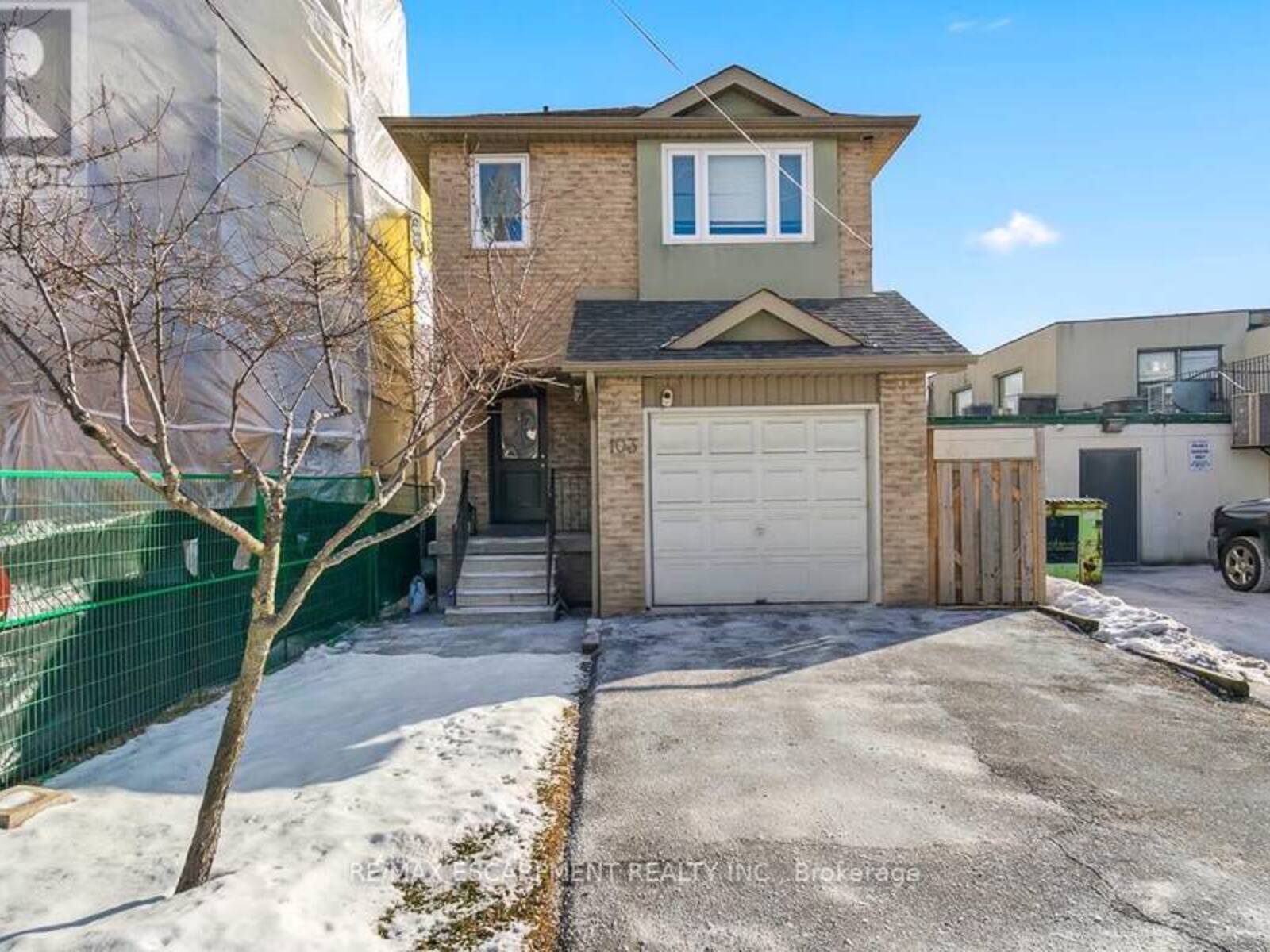 103 BERNICE CRESCENT, Toronto, Ontario M6N 1W7