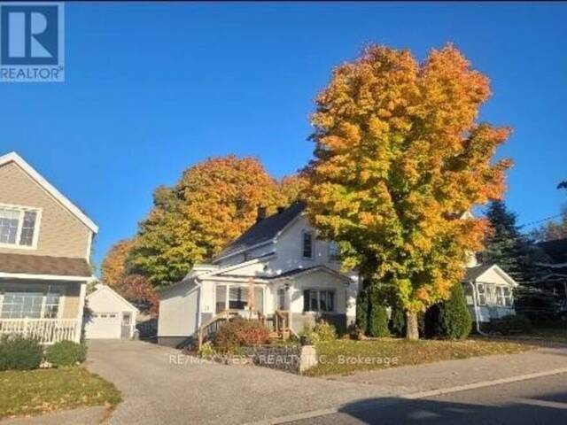 21 MARIA STREET Penetanguishene Ontario, L9M 1L5 - 5 Bedrooms Home For Sale