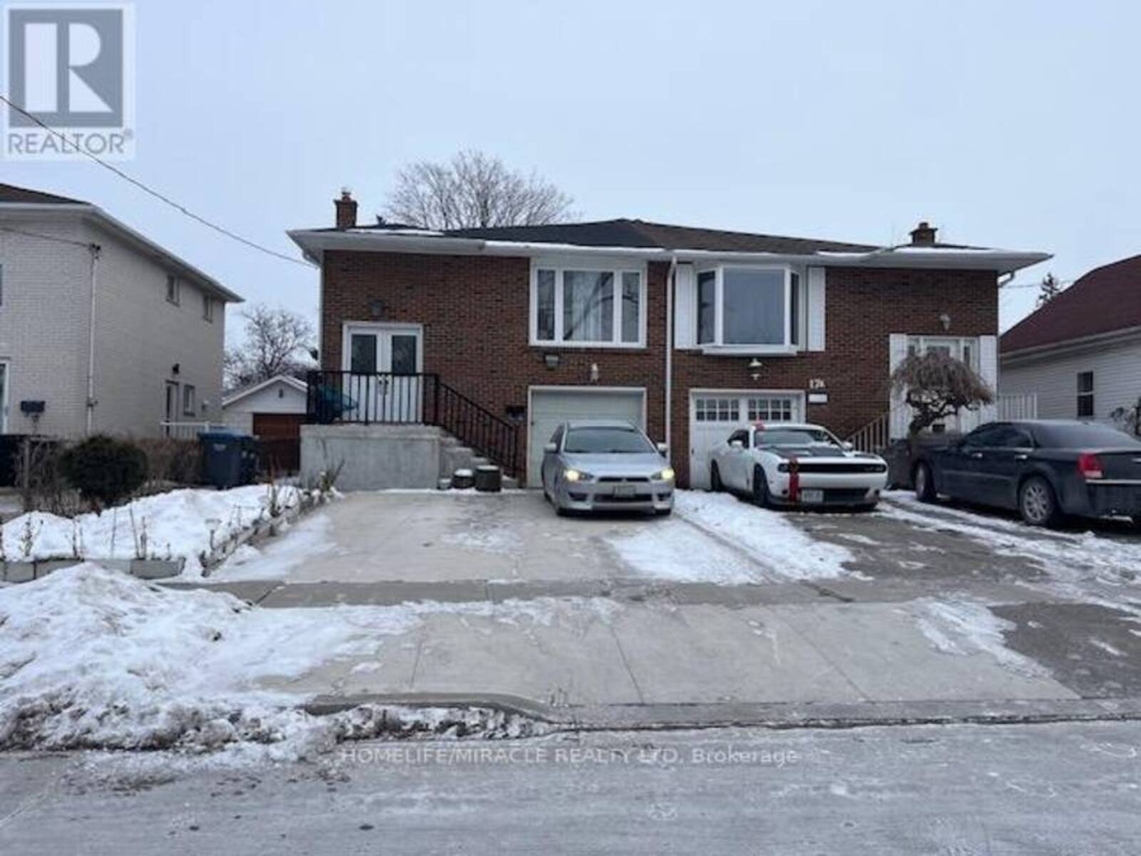 B - 17 HILLCREST AVENUE, Brampton, Ontario L6W 1Y7