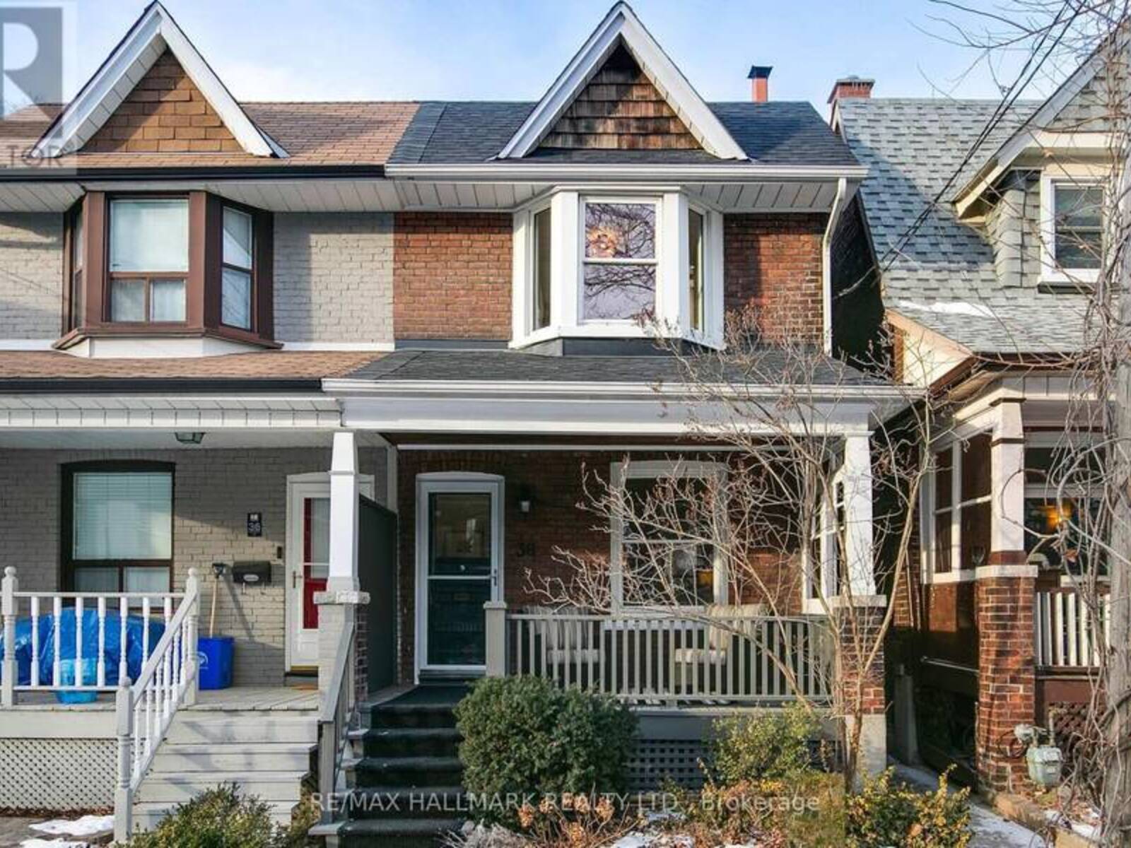 38 EASTMOUNT AVENUE, Toronto, Ontario M4K 1V1