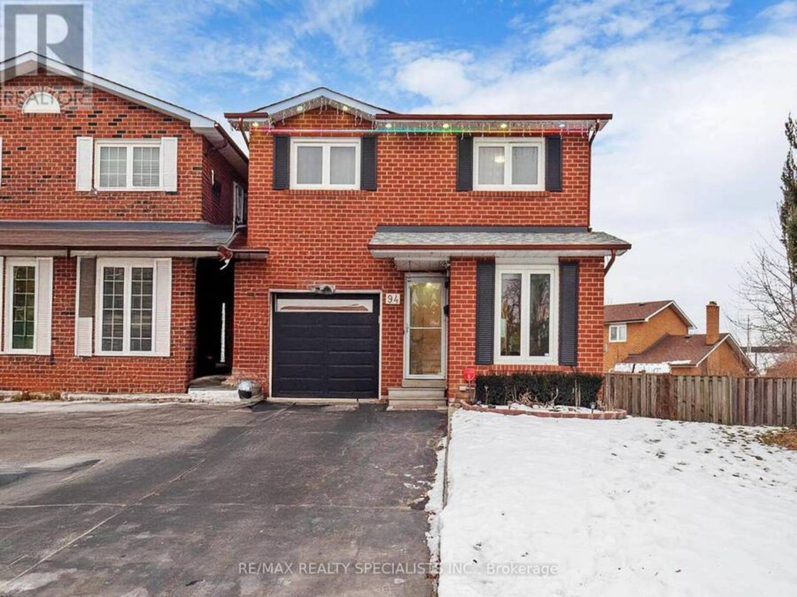 94 FLAMINGO CRESCENT, Brampton, Ontario L6T 2G7