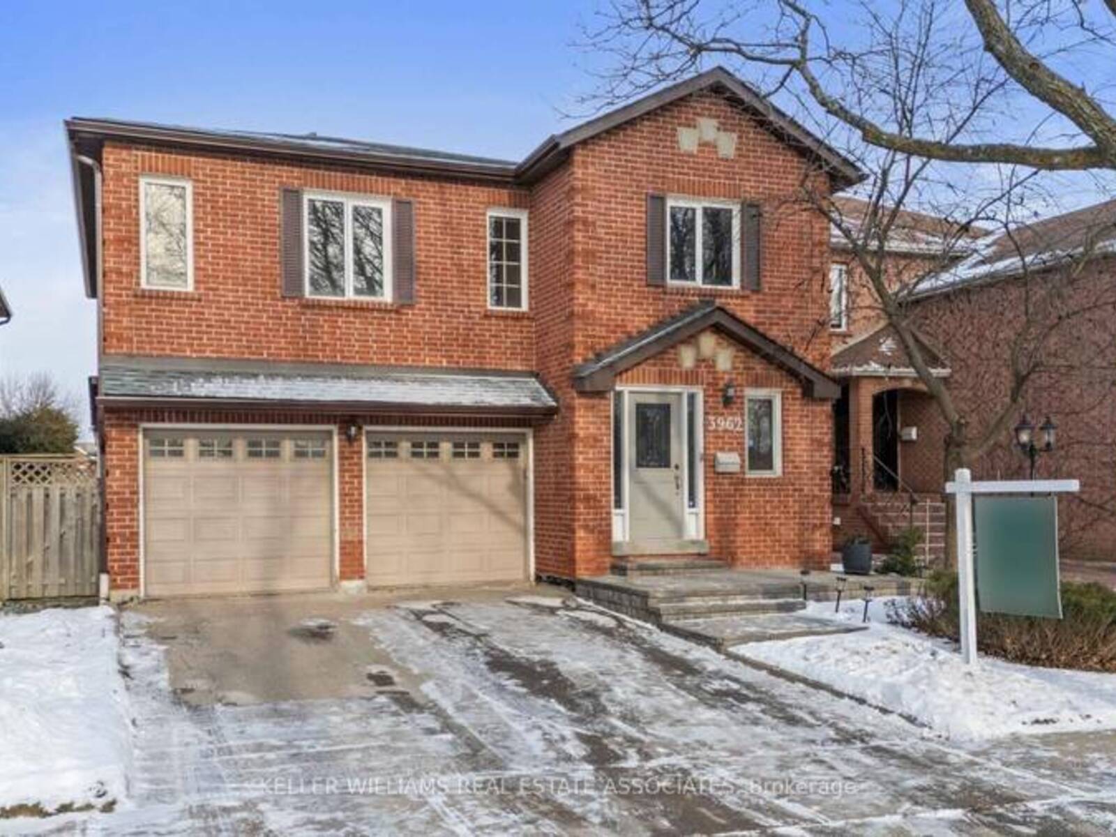 3962 RENFREW CRESCENT, Mississauga, Ontario L5L 4J4