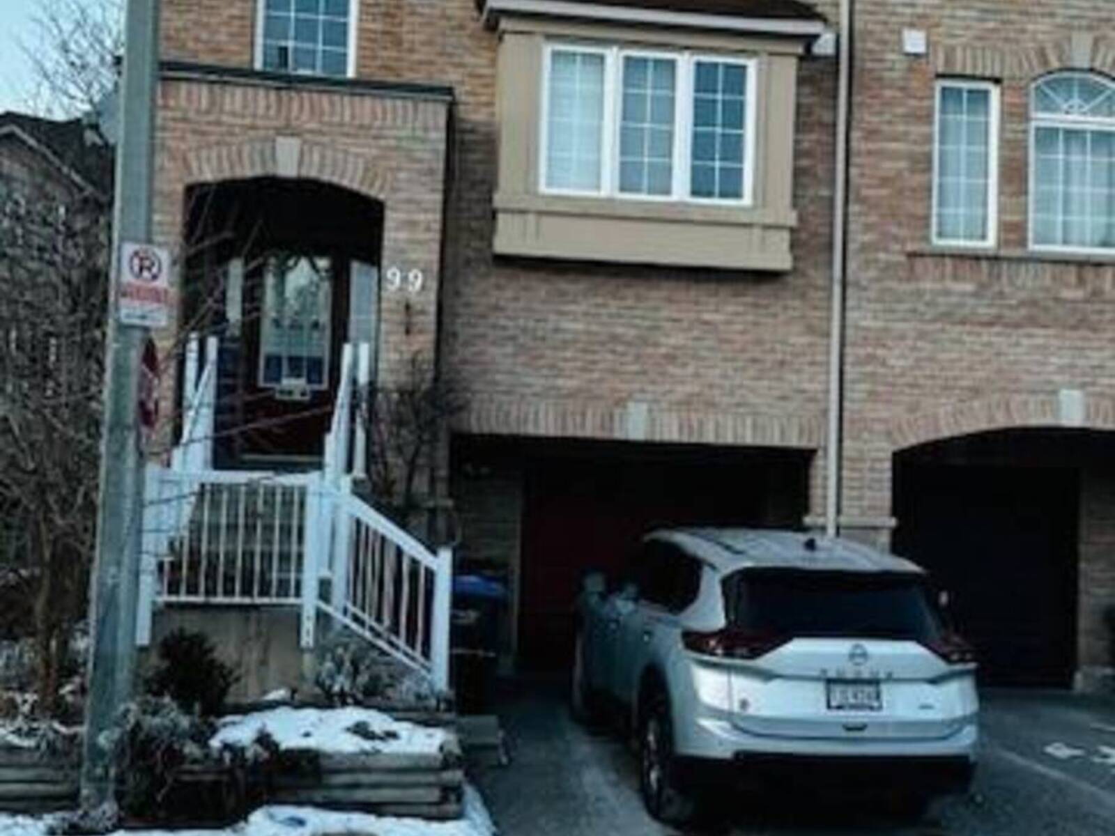 99 BERNARD AVENUE E, Brampton, Ontario L6Y 5S3