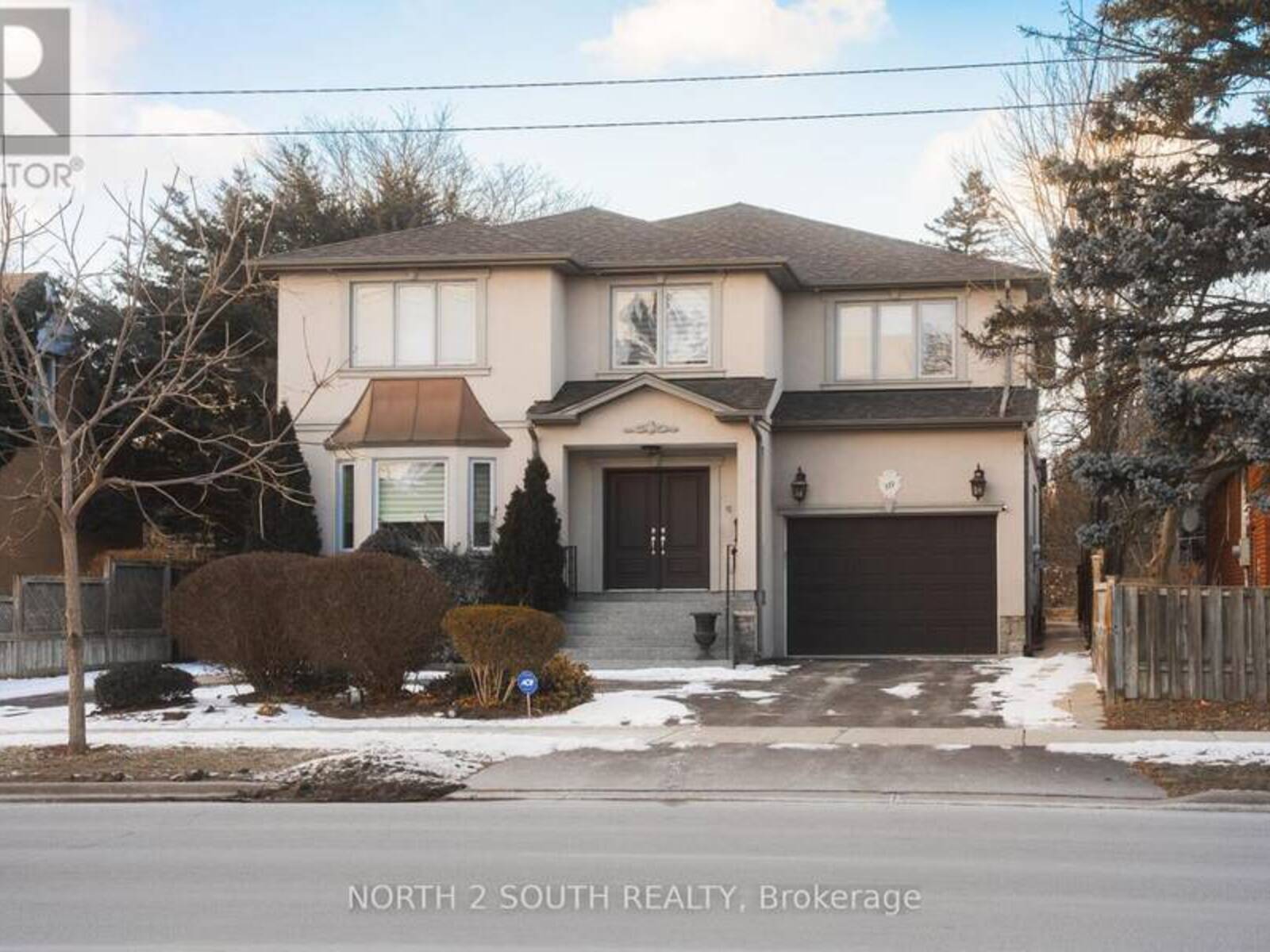 339 BURNHAMTHORPE ROAD, Toronto, Ontario M9B 2A2