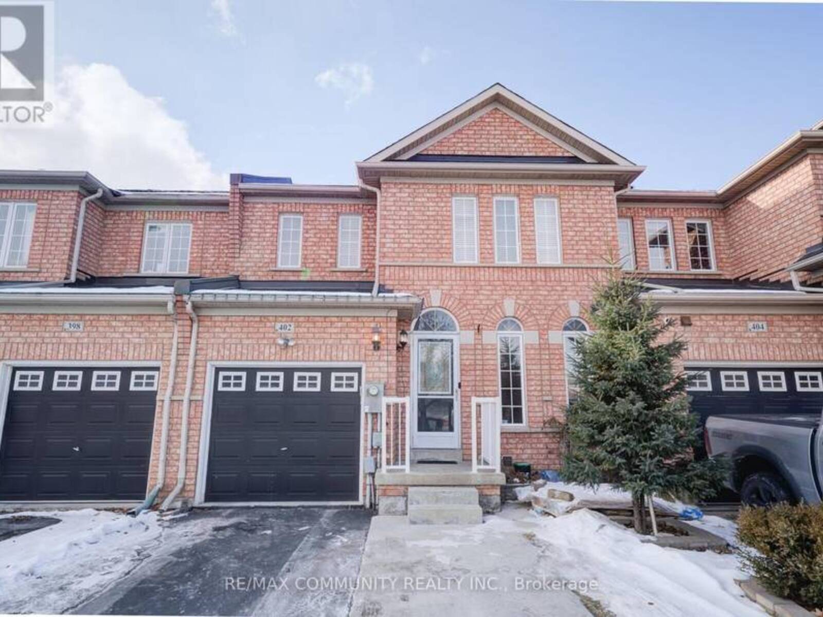 402 HAWKVIEW BOULEVARD, Vaughan, Ontario L4H 2J3