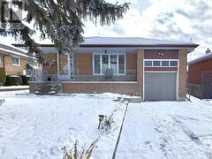 9 AUSTREY COURT Toronto Ontario, M3M 1Y3