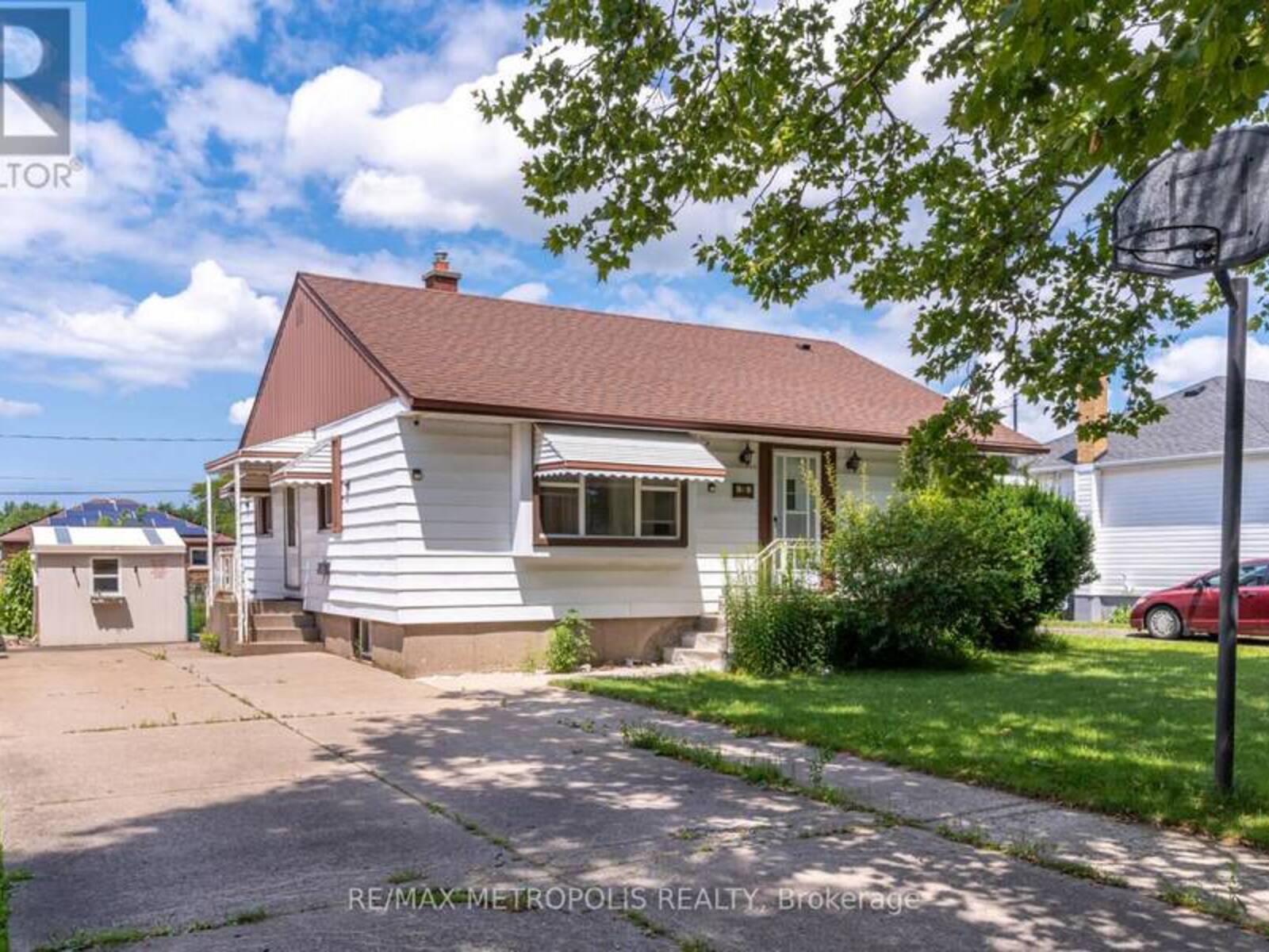 76 ALBERT STREET W, Thorold, Ontario L2V 2G9