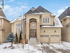 8 HEINTZMAN CRESCENT Vaughan Ontario, L6A 4T8