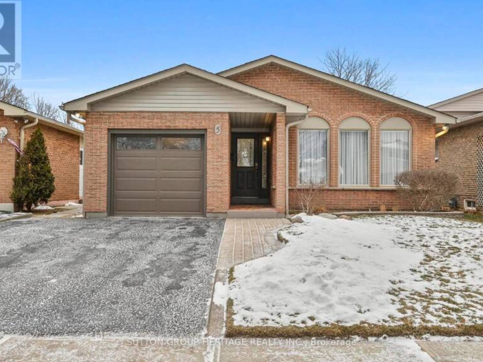 5 SWANSTON CRESCENT, Ajax, Ontario L1S 3J5