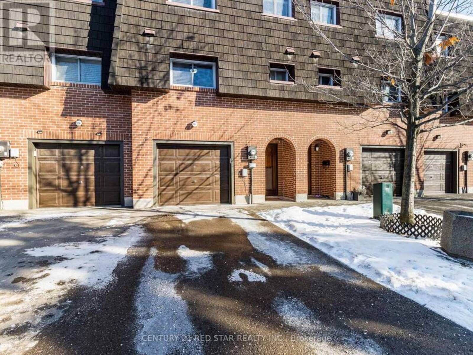 126 DARRAS COURT, Brampton, Ontario L6T 1W7