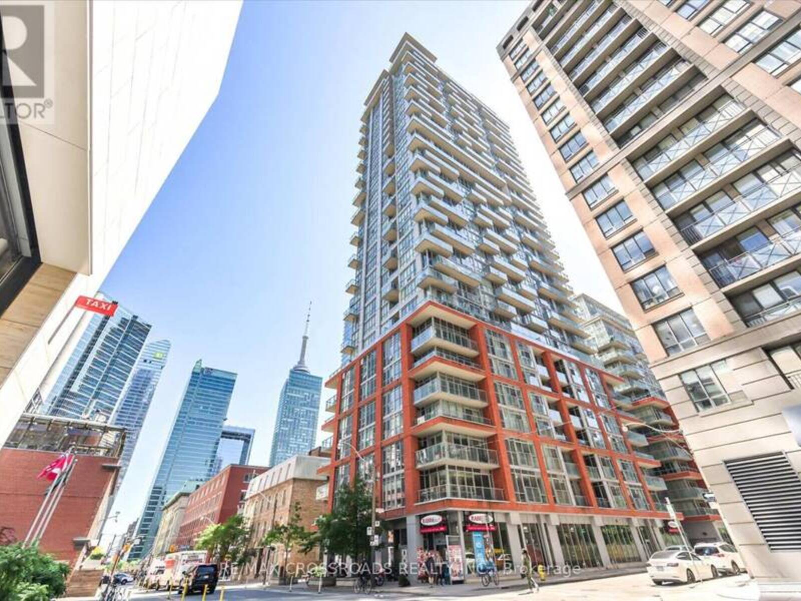 506 - 126 SIMCOE STREET, Toronto, Ontario M5H 4E6