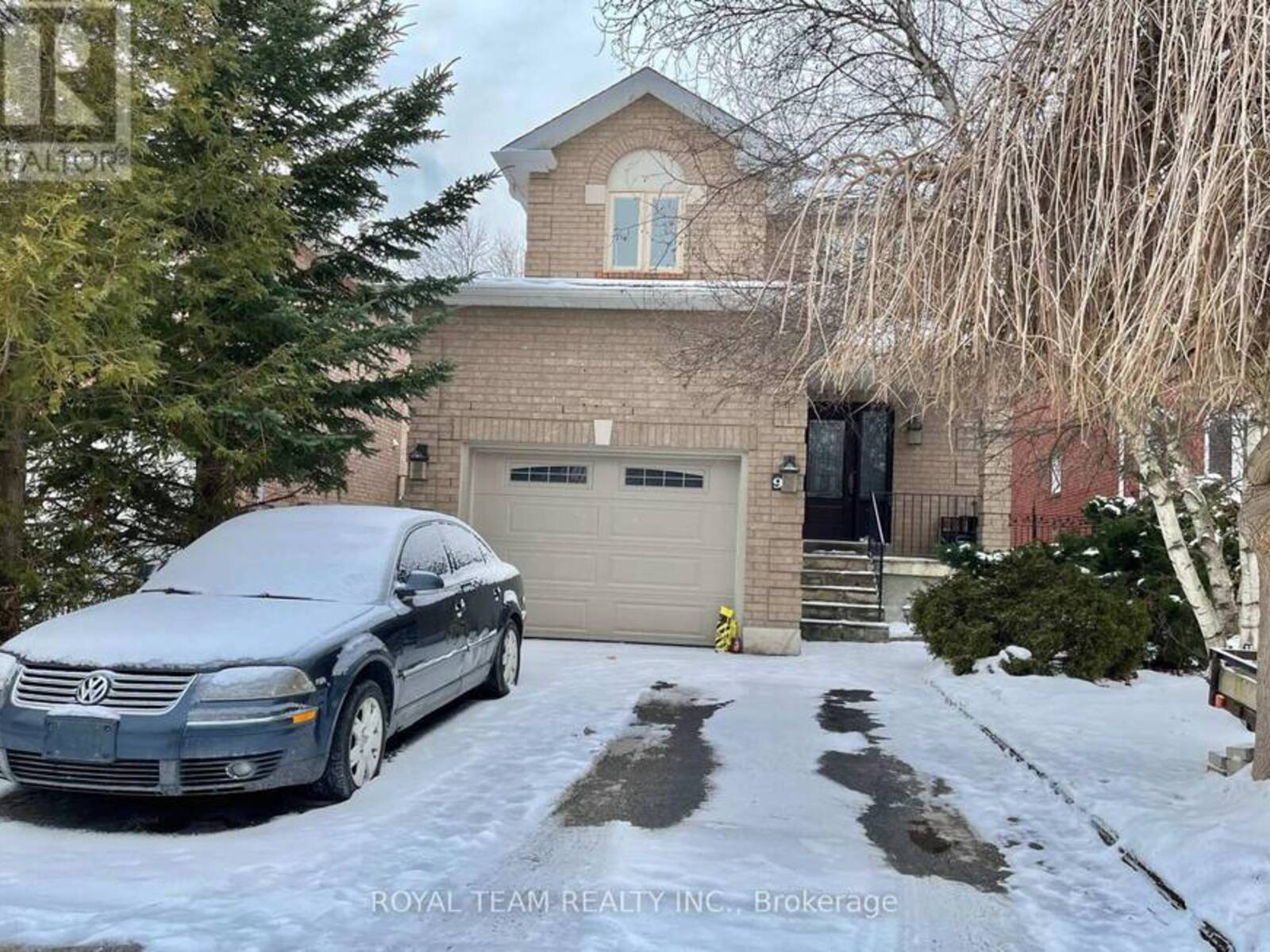 9 SPRINGER DRIVE, Richmond Hill, Ontario L4C 0E9