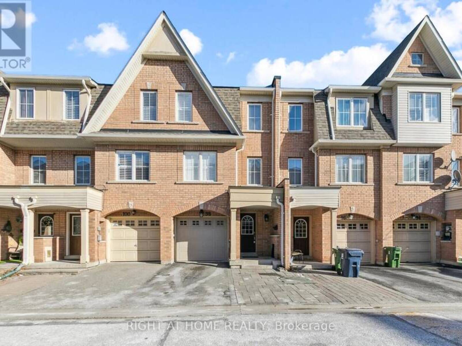 98 JENKINSON WAY, Toronto, Ontario M1P 5H4