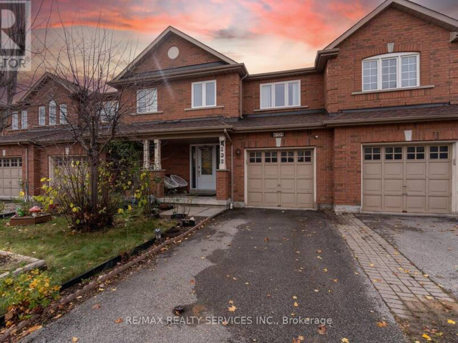 6104 ROWERS CRESCENT, Mississauga, Ontario L5V 3A2