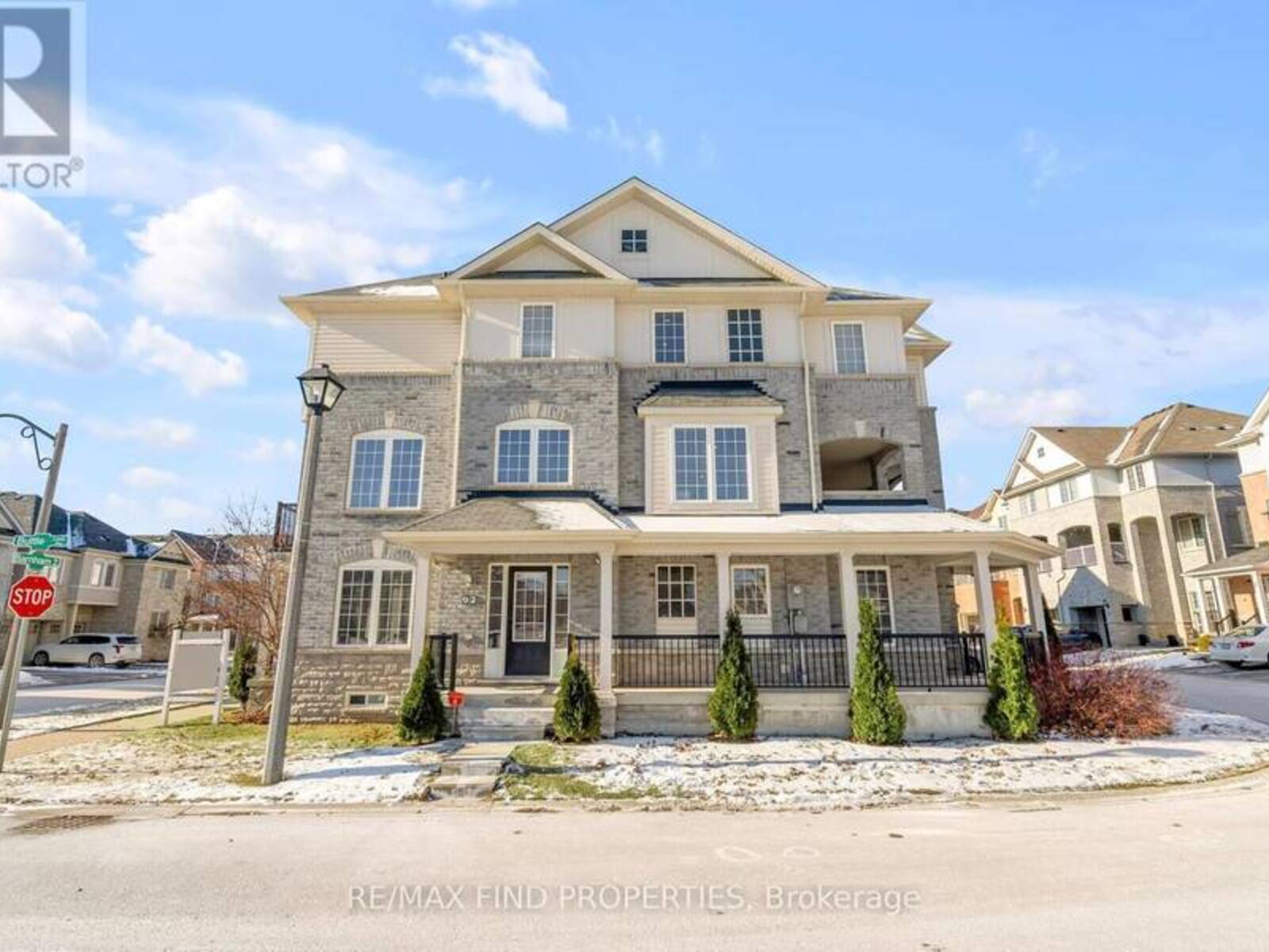 92 BARNHAM STREET, Ajax, Ontario L1Z 0K8