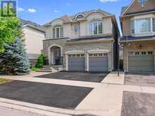 74 THOMAS LEGGE CRESCENT | Richmond Hill Ontario | Slide Image Two