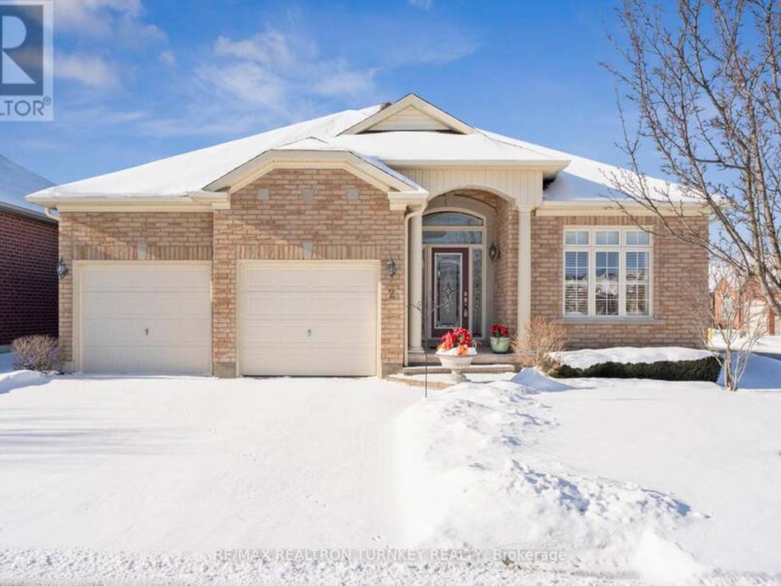 2 SUGGS LANE, Whitchurch-Stouffville, Ontario L4A 0K6