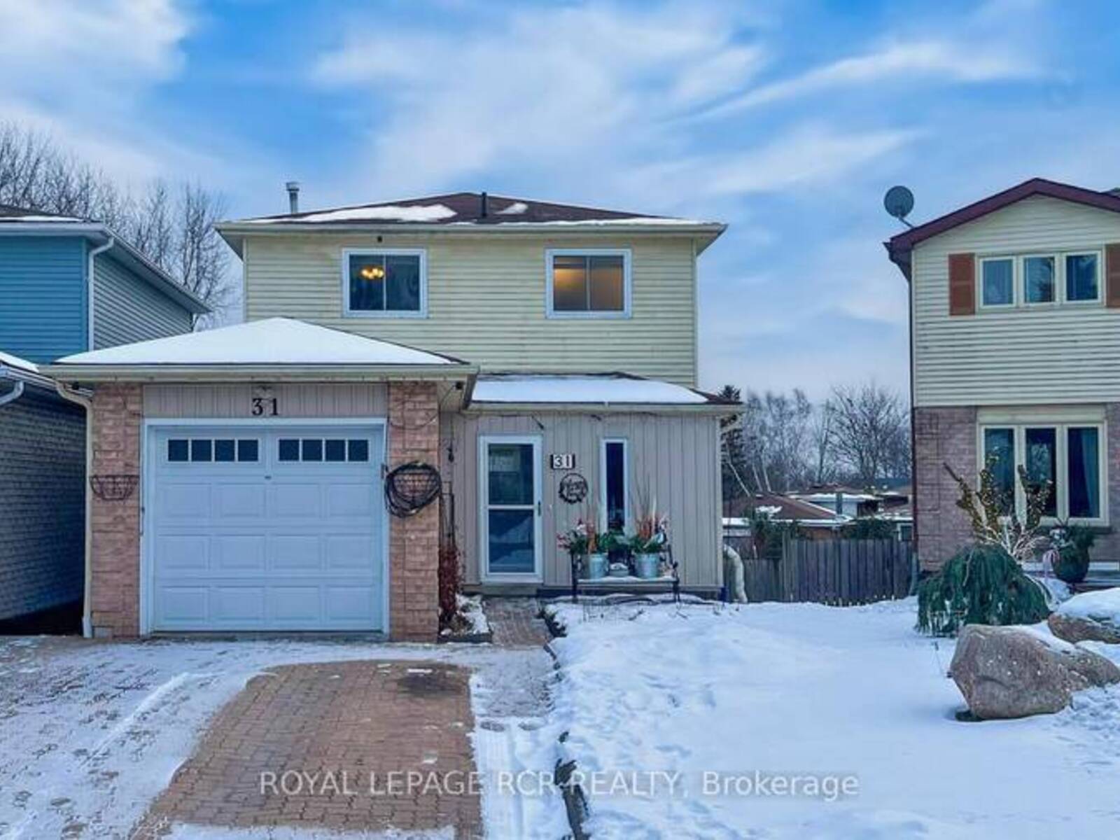 31 RAK COURT, Bradford West Gwillimbury, Ontario L3Z 2X2