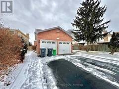 1613 STILLRIVER CRESCENT Mississauga Ontario, L5M 3X2