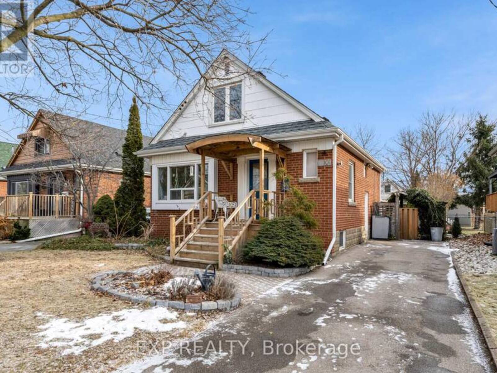 101 ERIN AVENUE, Hamilton, Ontario L8K 4W1