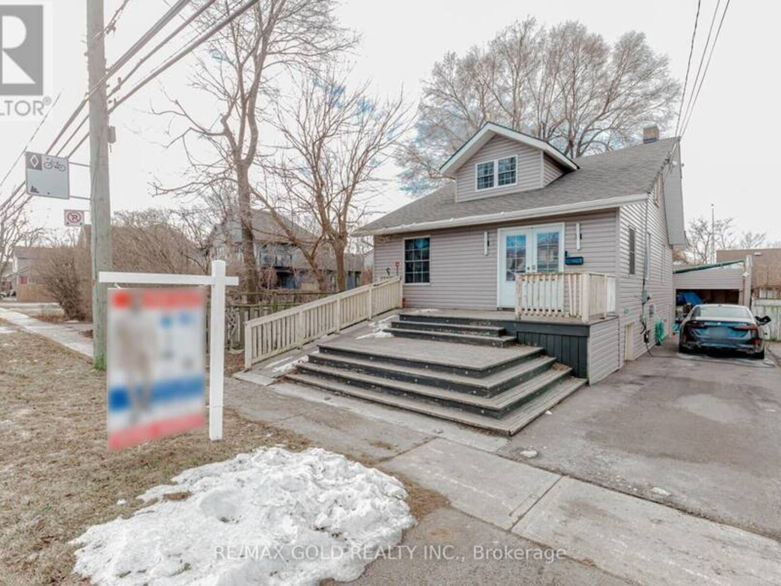 268 BEACH BOULEVARD, Hamilton, Ontario L8H 6W1