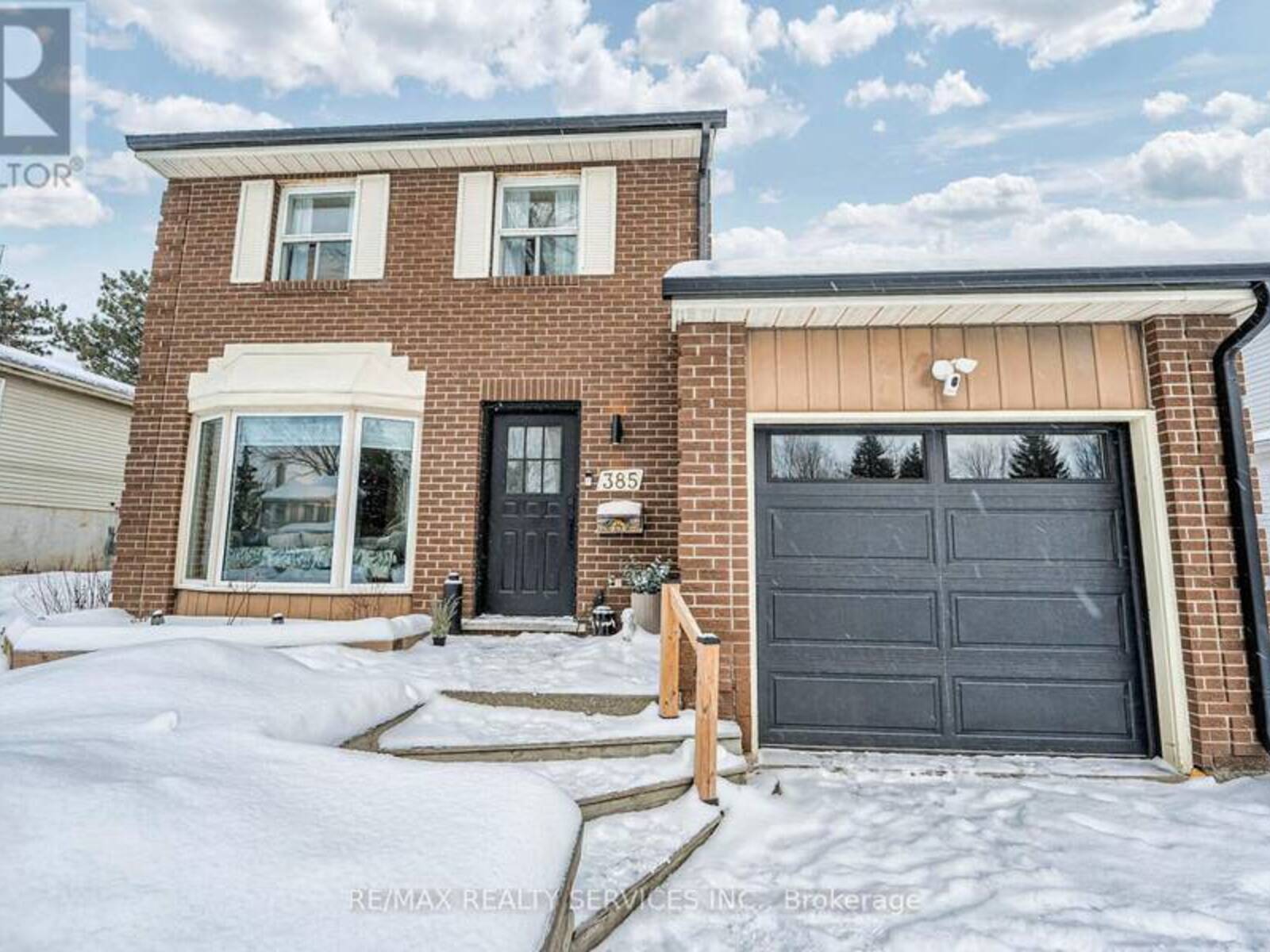 385 DRIFTWOOD DRIVE, Kitchener, Ontario N2N 2B1