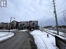 193 VANTAGE LOOP | Newmarket Ontario | Slide Image Five