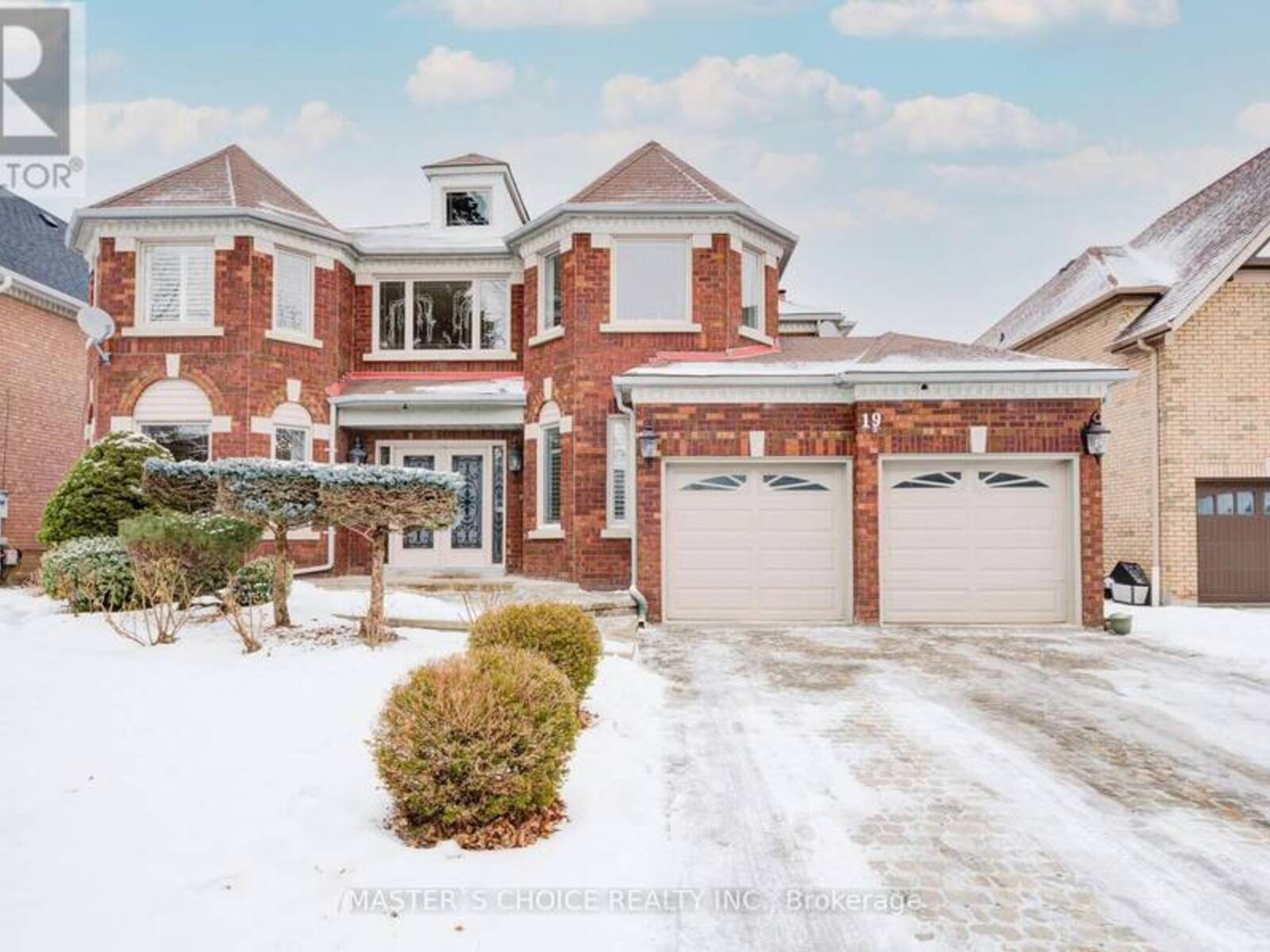 19 DALEWOOD DRIVE, Richmond Hill, Ontario L4B 3C3