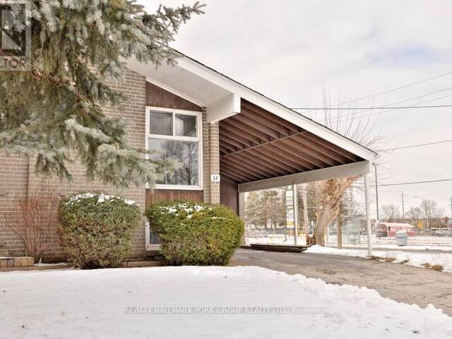 28 BISON DRIVE Toronto Ontario, M2R 2Y2