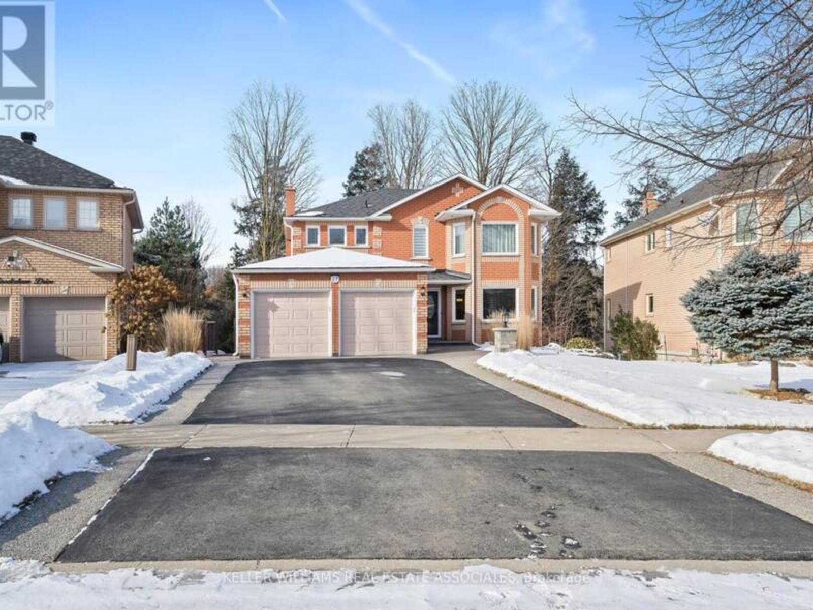 27 GOODERHAM DRIVE, Halton Hills, Ontario L7G 5R7