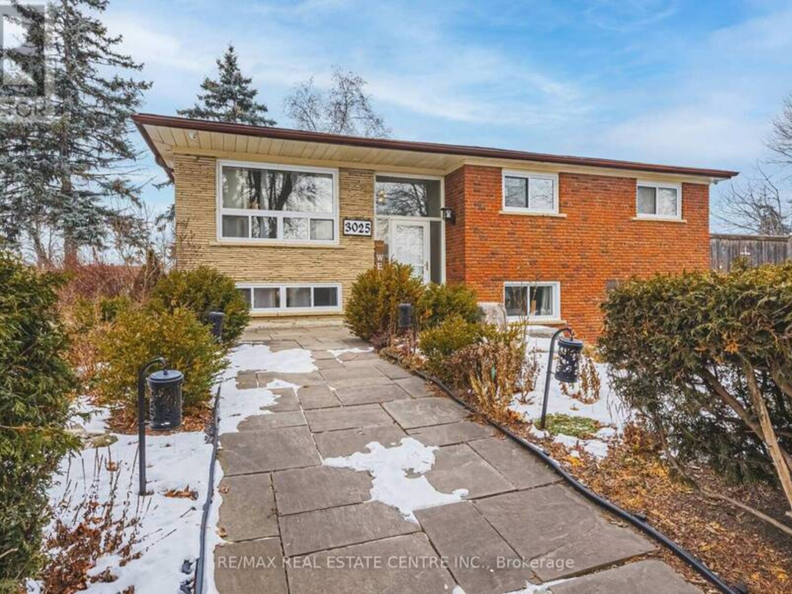 3025 BALLAD DRIVE, Mississauga, Ontario L4T 1Z6