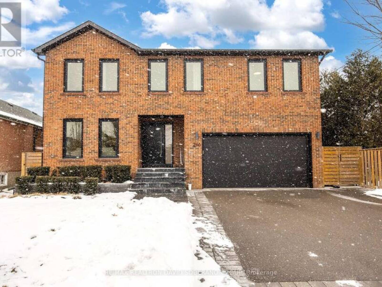 266 REINER ROAD, Toronto, Ontario M3H 2M6