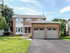 29 EVES COURT Newmarket Ontario, L3Y 7P8