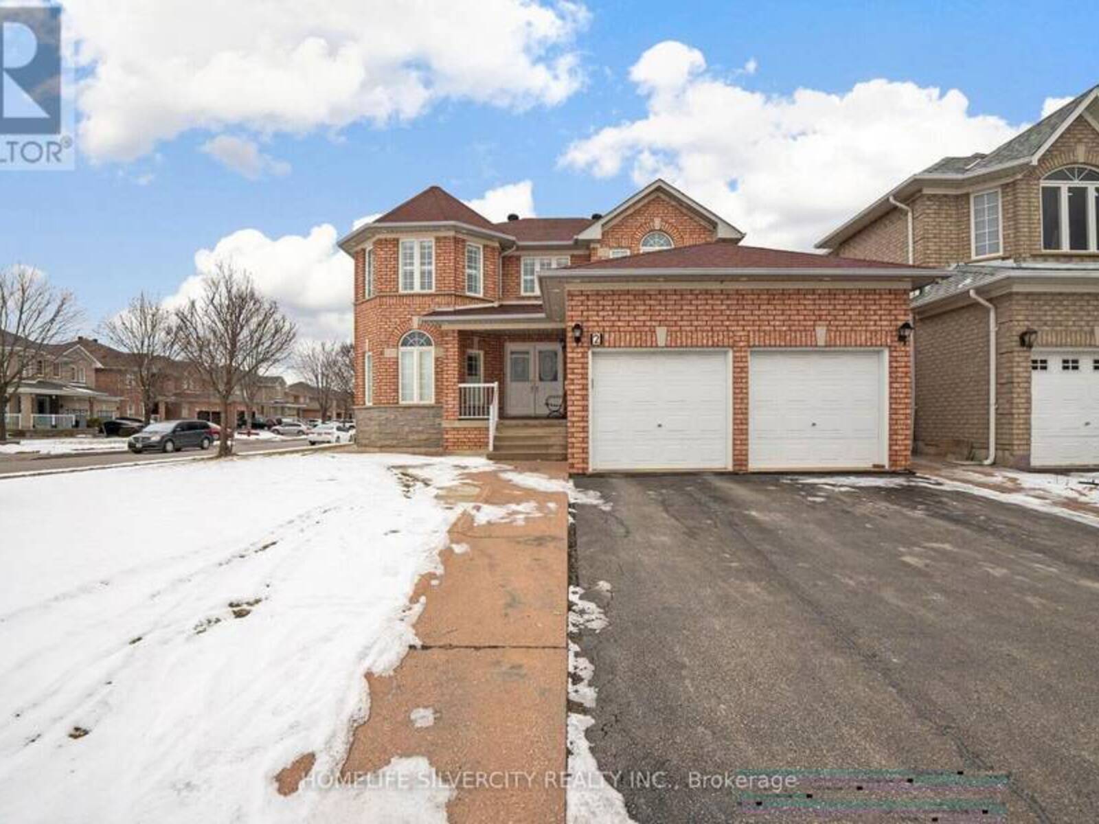 2 GIZA CRESCENT, Brampton, Ontario L6R 2R3