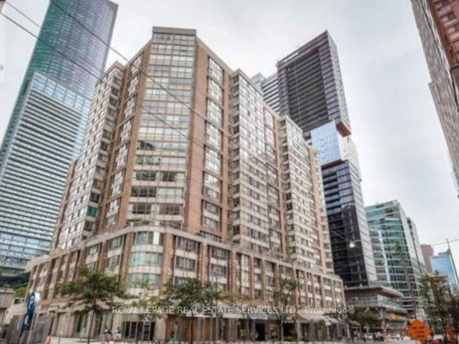 1002 - 717 BAY STREET, Toronto, Ontario M5G 2J9