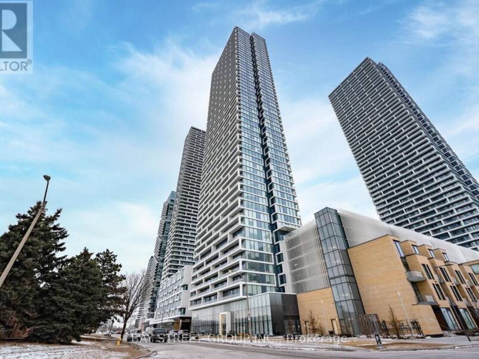 2710 - 898 PORTAGE PARKWAY, Vaughan, Ontario L4K 0J6