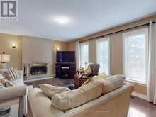 12 CEDAR FOREST COURT | Markham Ontario | Slide Image Eight