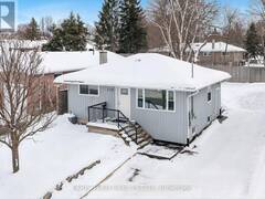 135 GUNN STREET Barrie Ontario, L4M 2H6