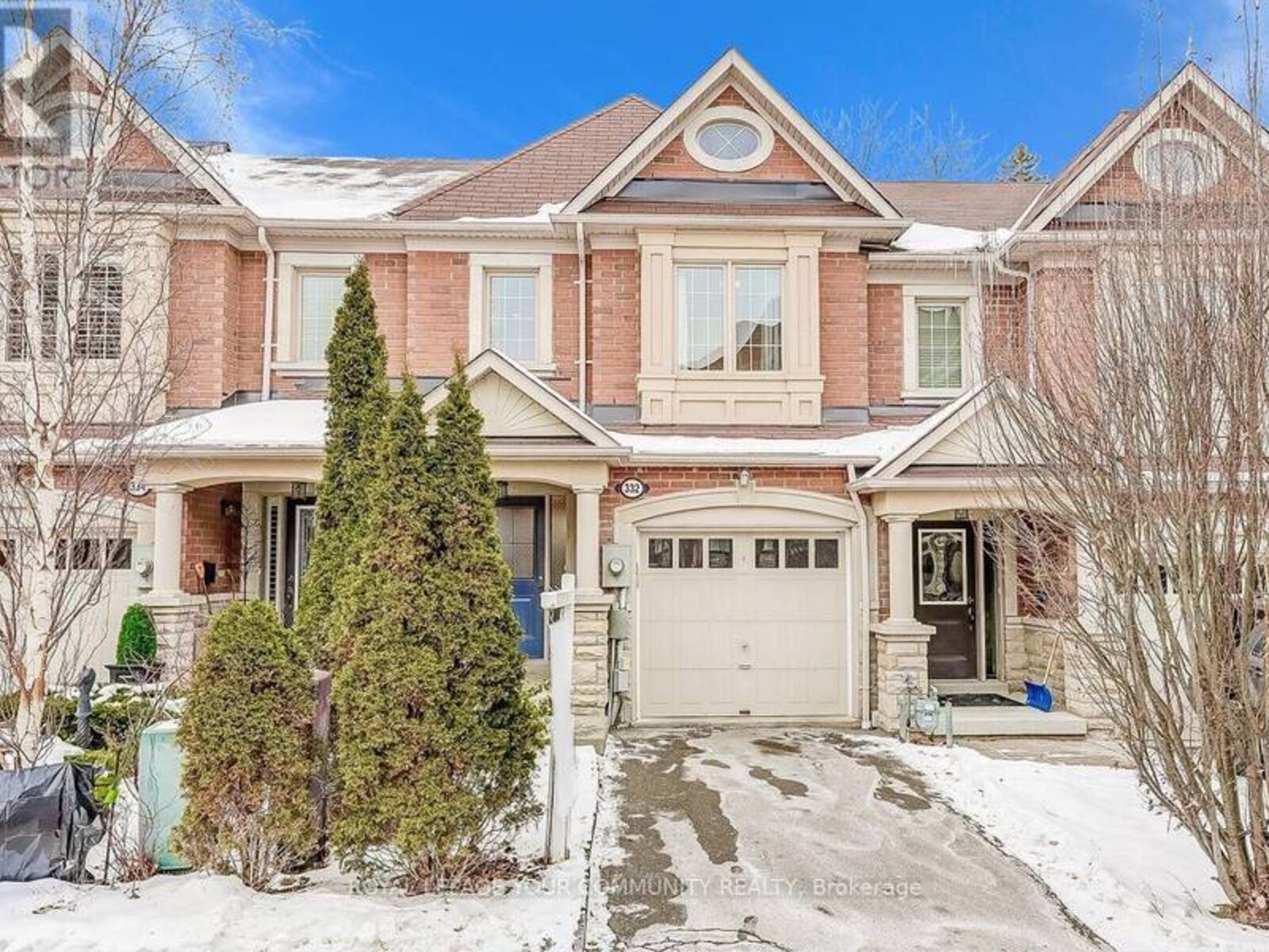 332 DOAK LANE, Newmarket, Ontario L3Y 0A7