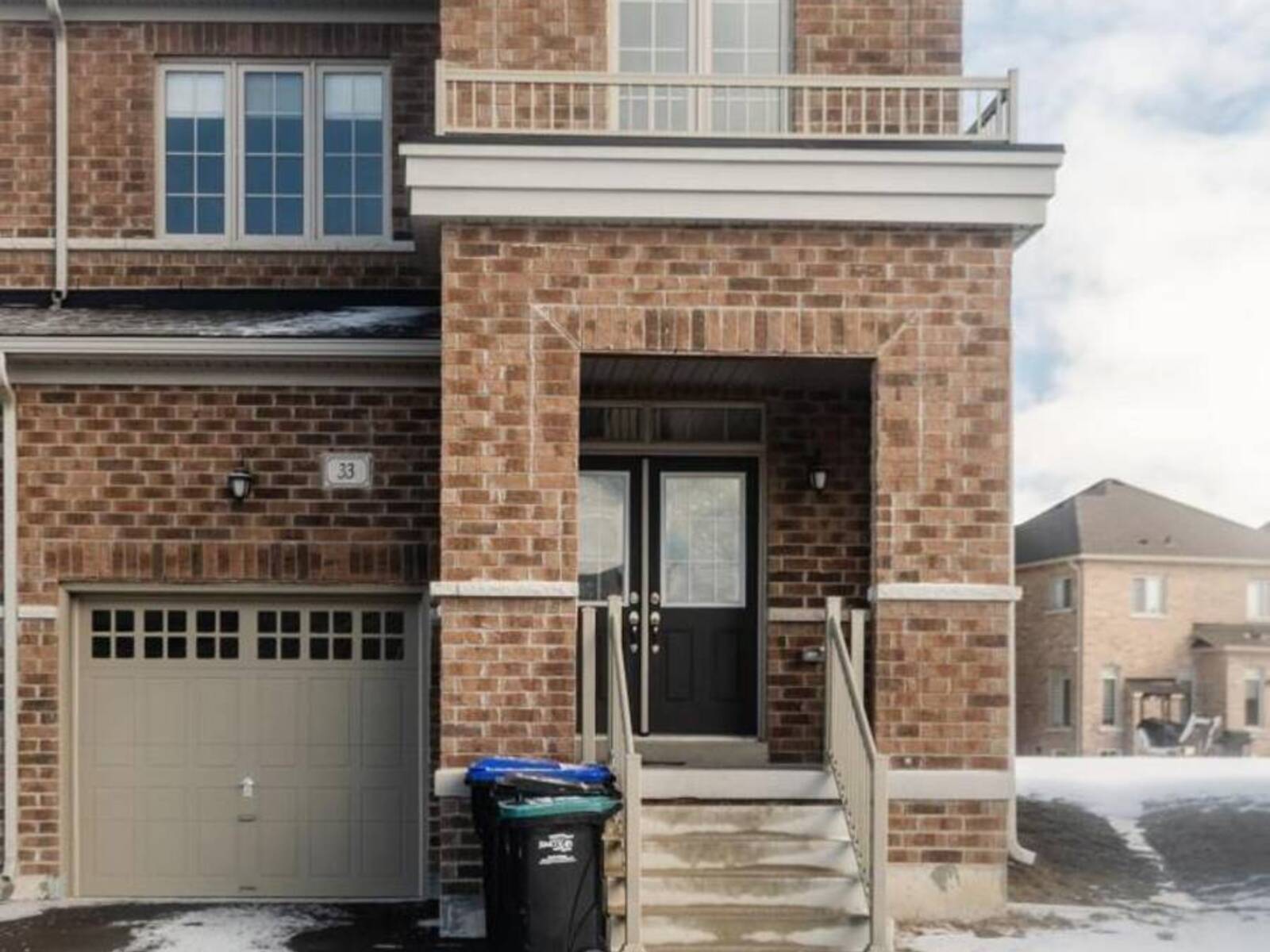 33 FERRAGINE CRESCENT, Bradford West Gwillimbury, Ontario L3Z 2A6